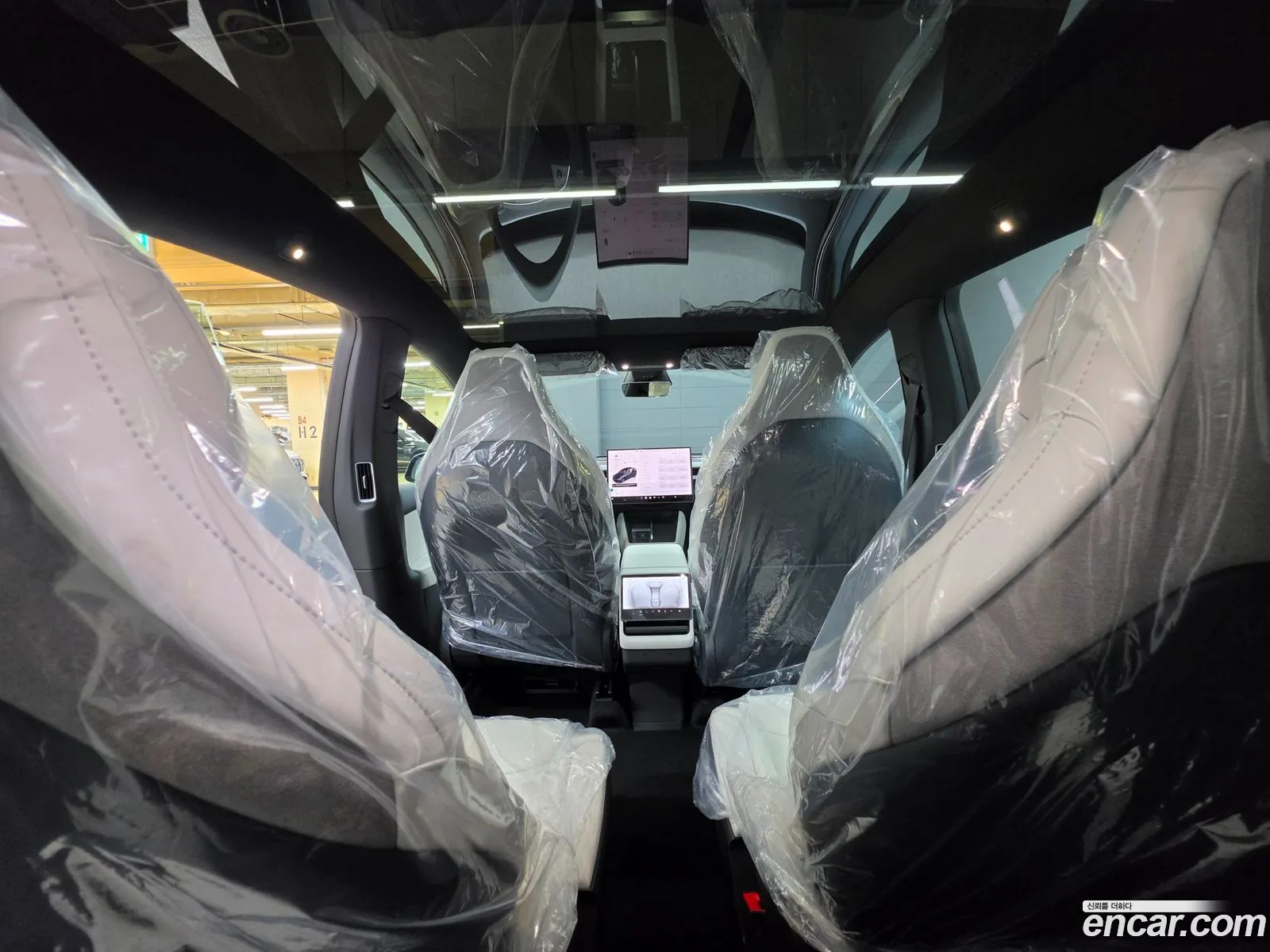 Tesla Model Y 2026 — 13