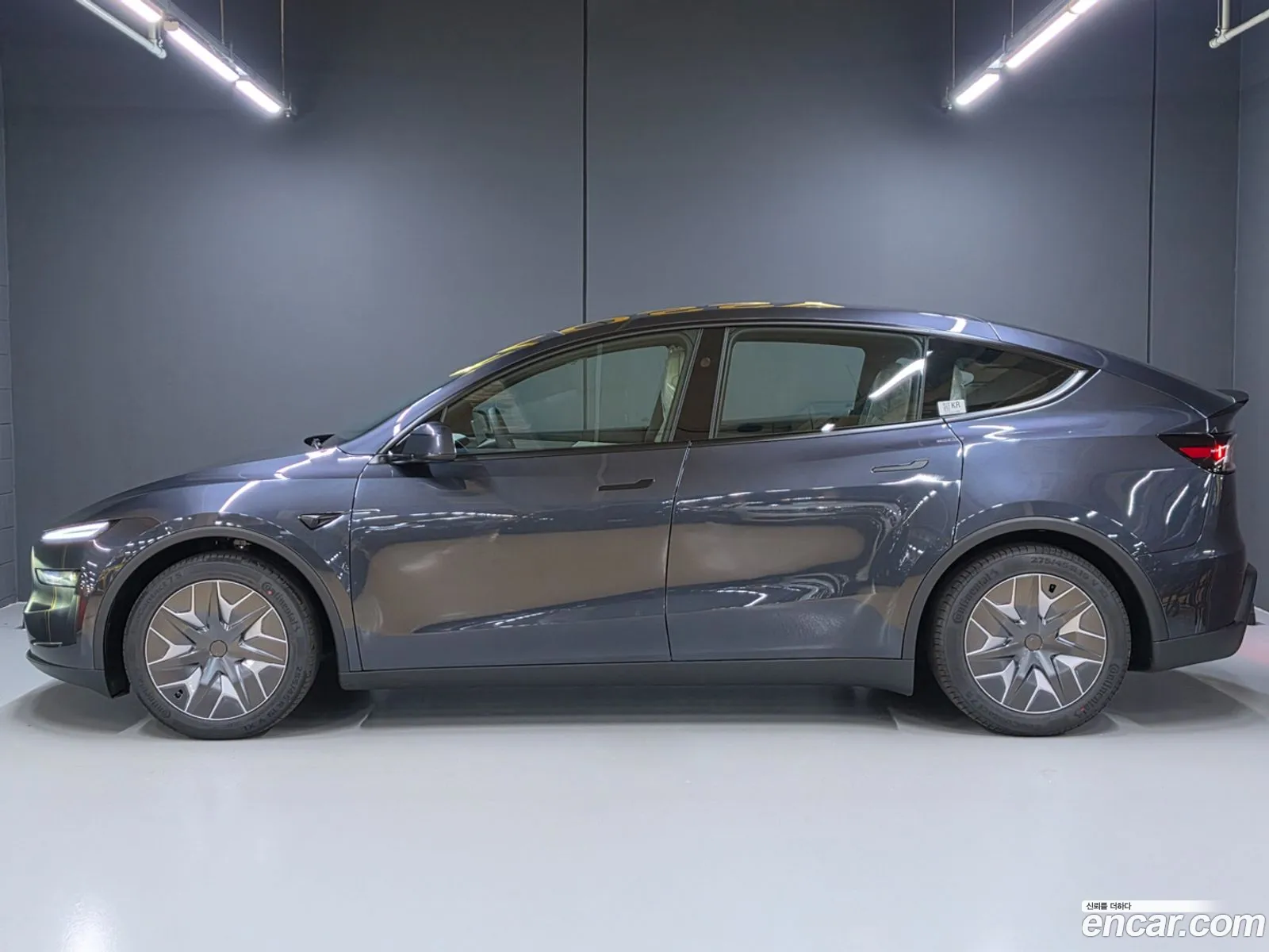 Tesla Model Y 2026 — 7