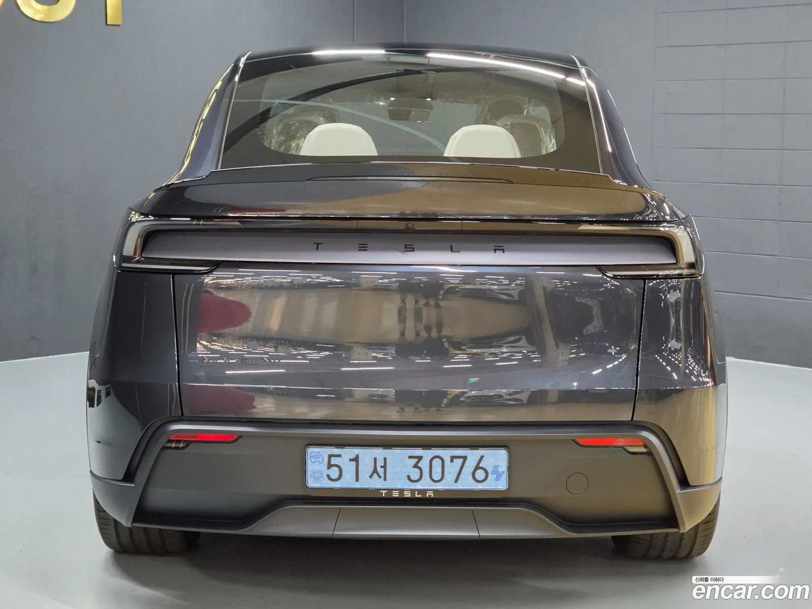 Tesla Model Y 2026 — 8