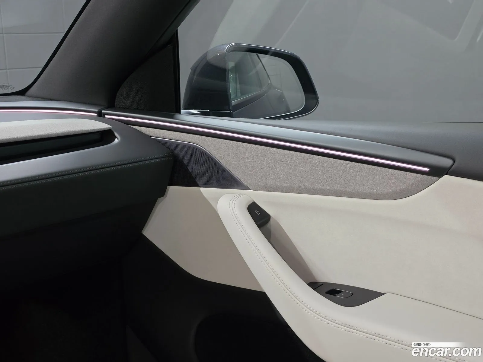Tesla Model Y 2026 — 4