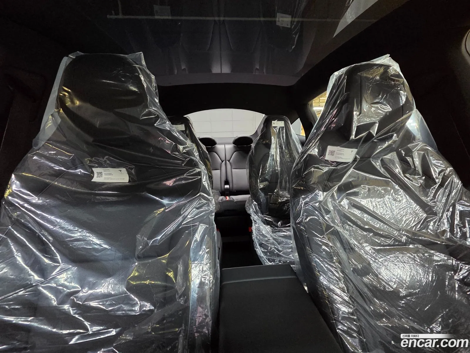 Tesla Model Y 2026 — 10