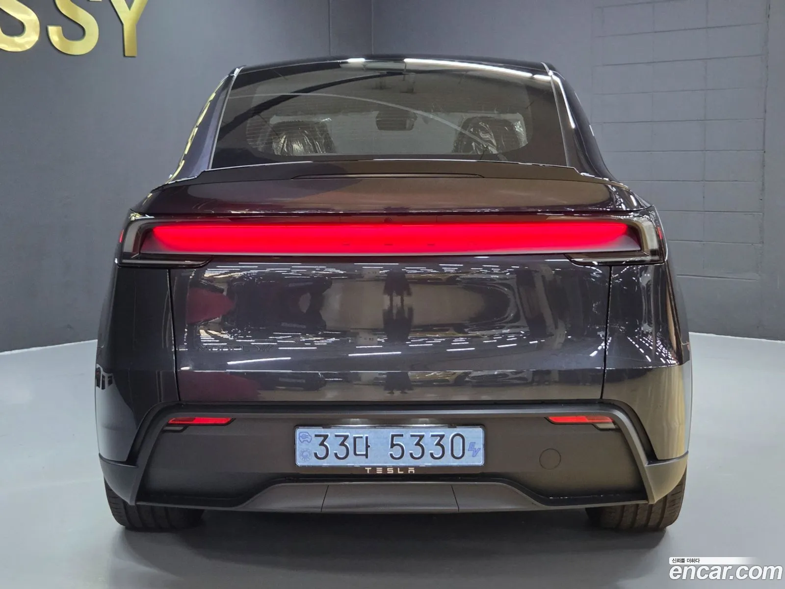 Tesla Model Y 2026 — 13