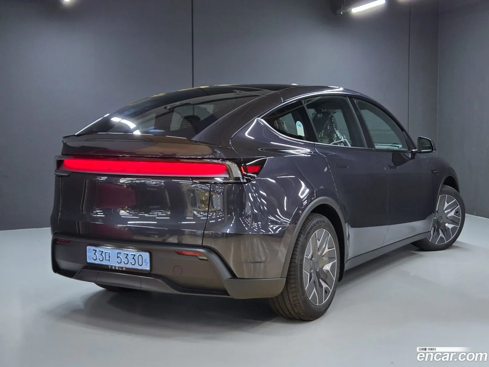 Tesla Model Y 2026 — 20