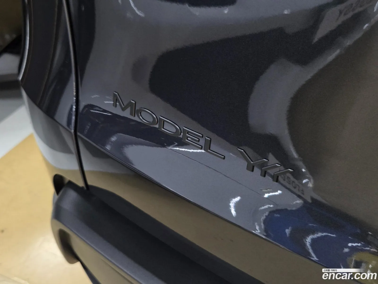 Tesla Model Y 2026 — 4