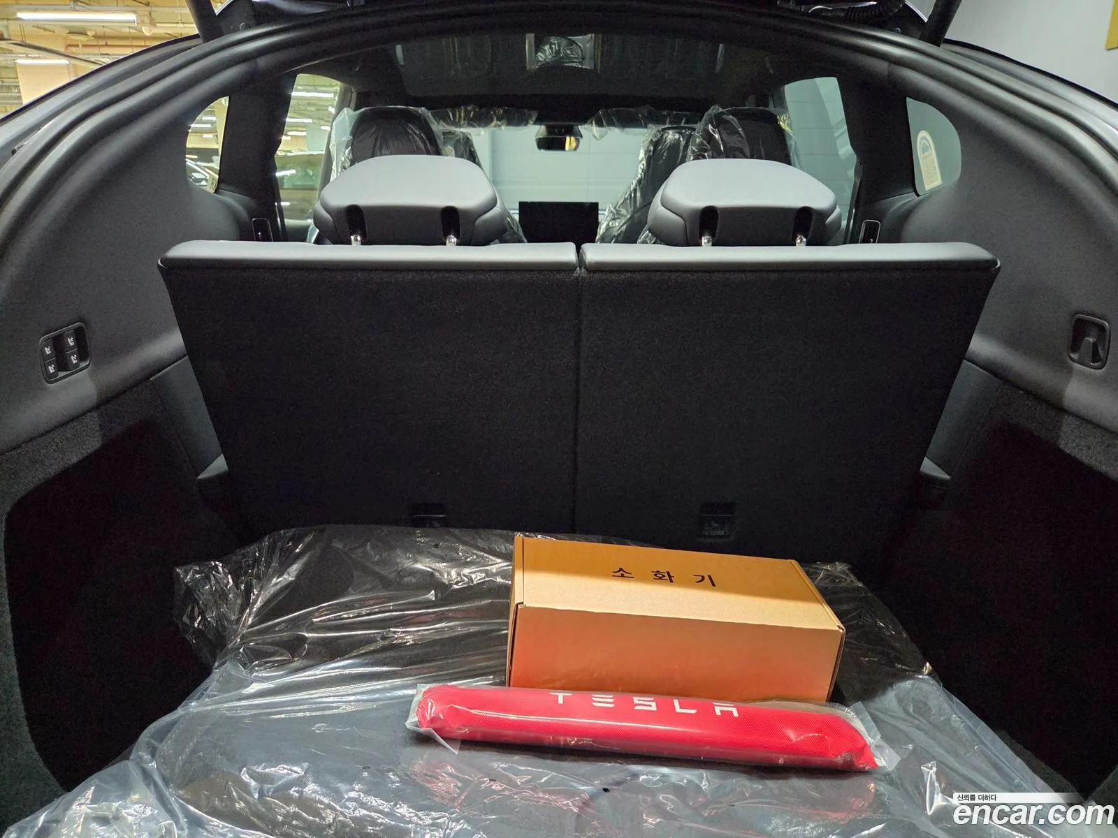 Tesla Model Y 2026 — 6