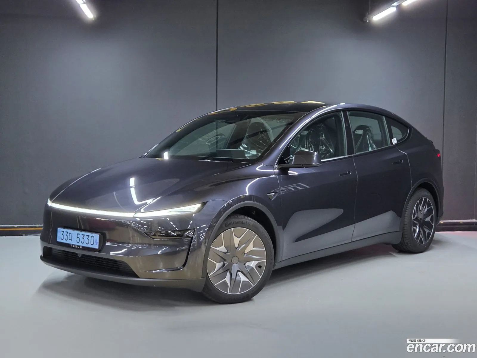 Tesla Model Y 2026 — 18