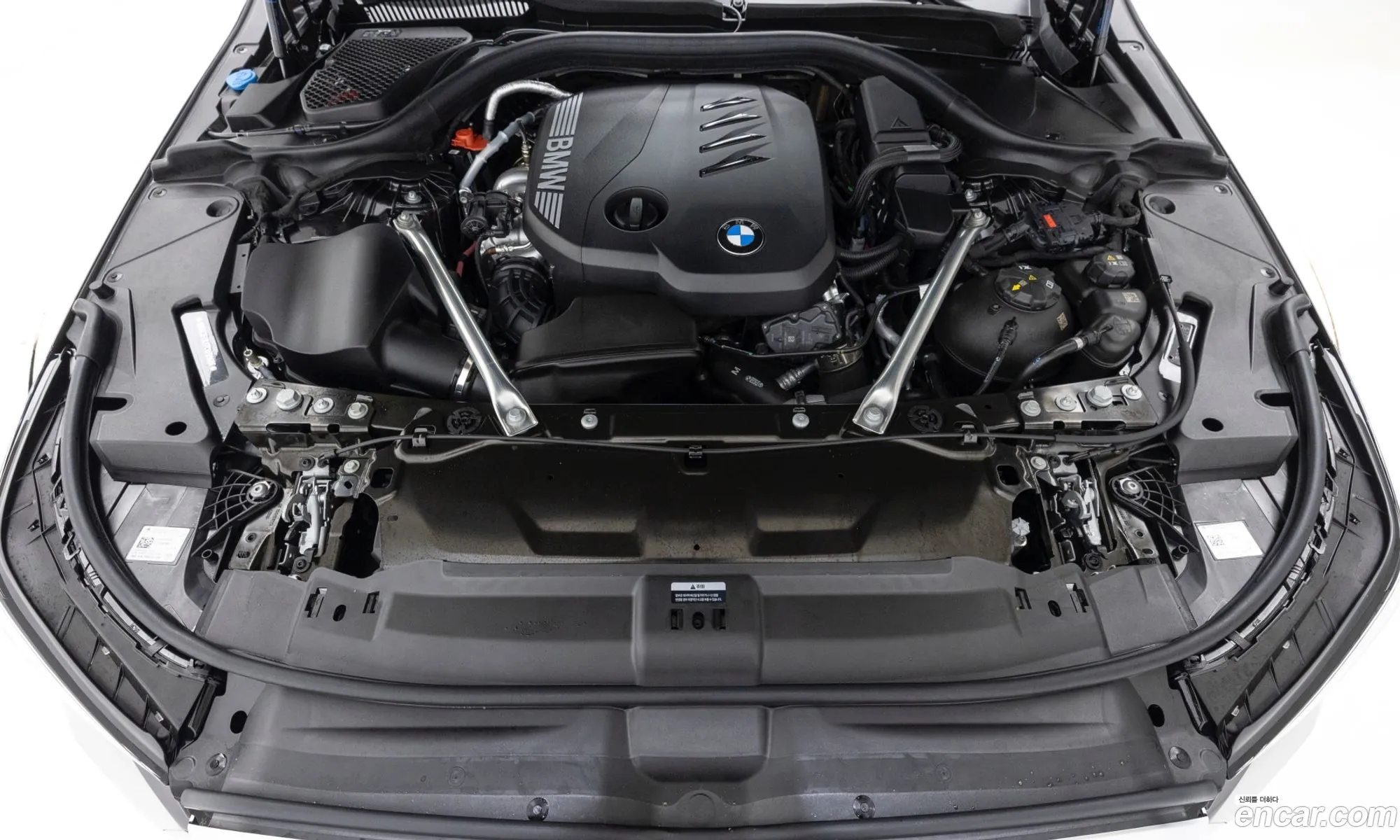 BMW 5 Series 2025 — 12