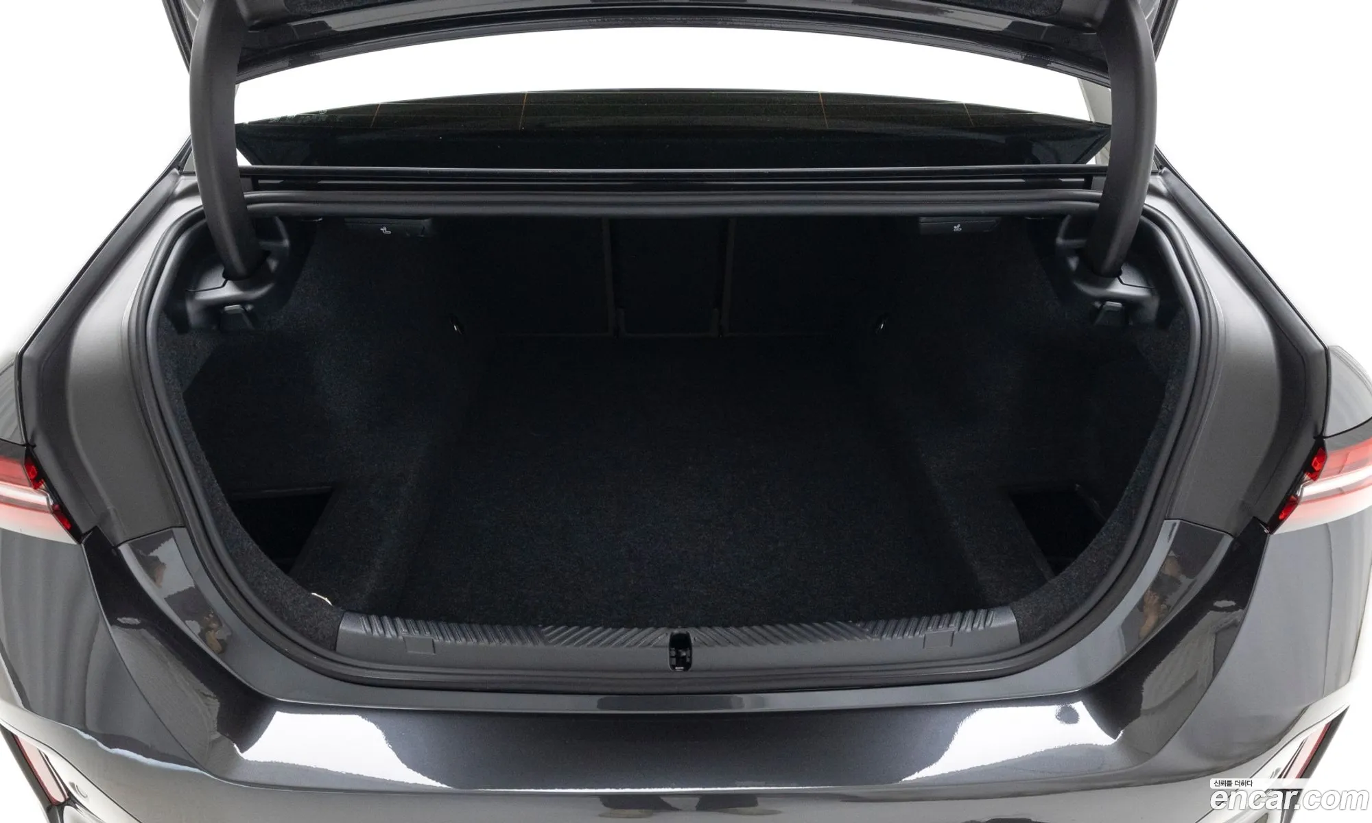 BMW 5 Series 2025 — 19