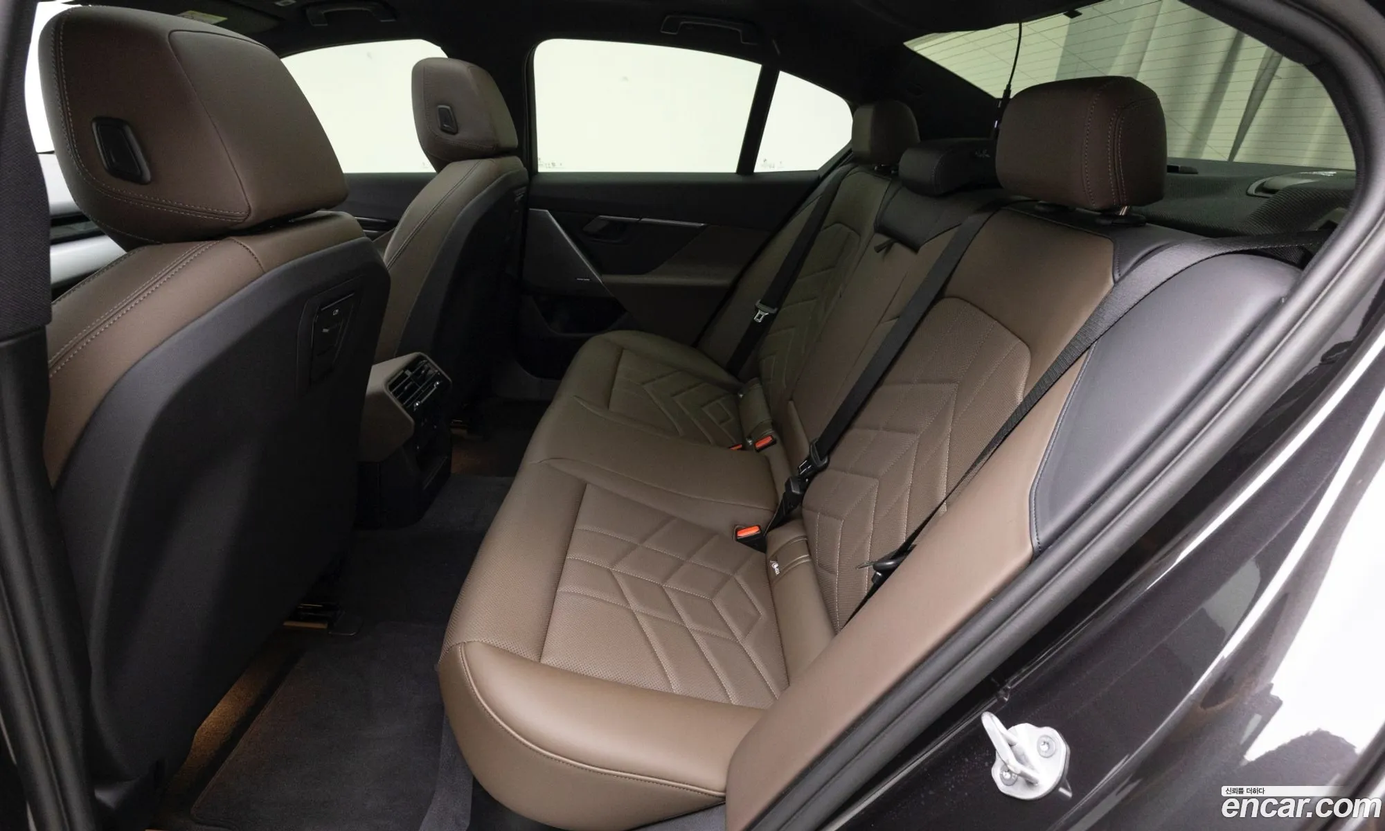 BMW 5 Series 2025 — 6