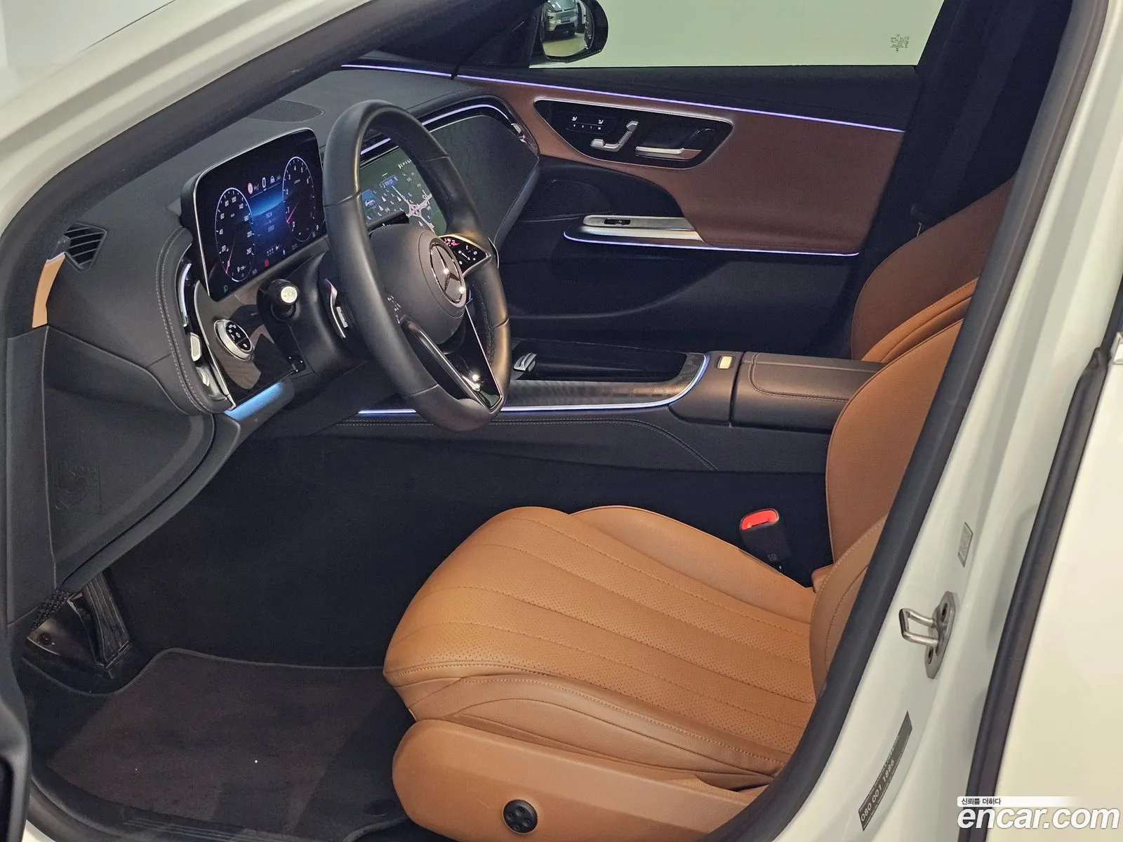 Mercedes-Benz E-Class W214 2024 — 11