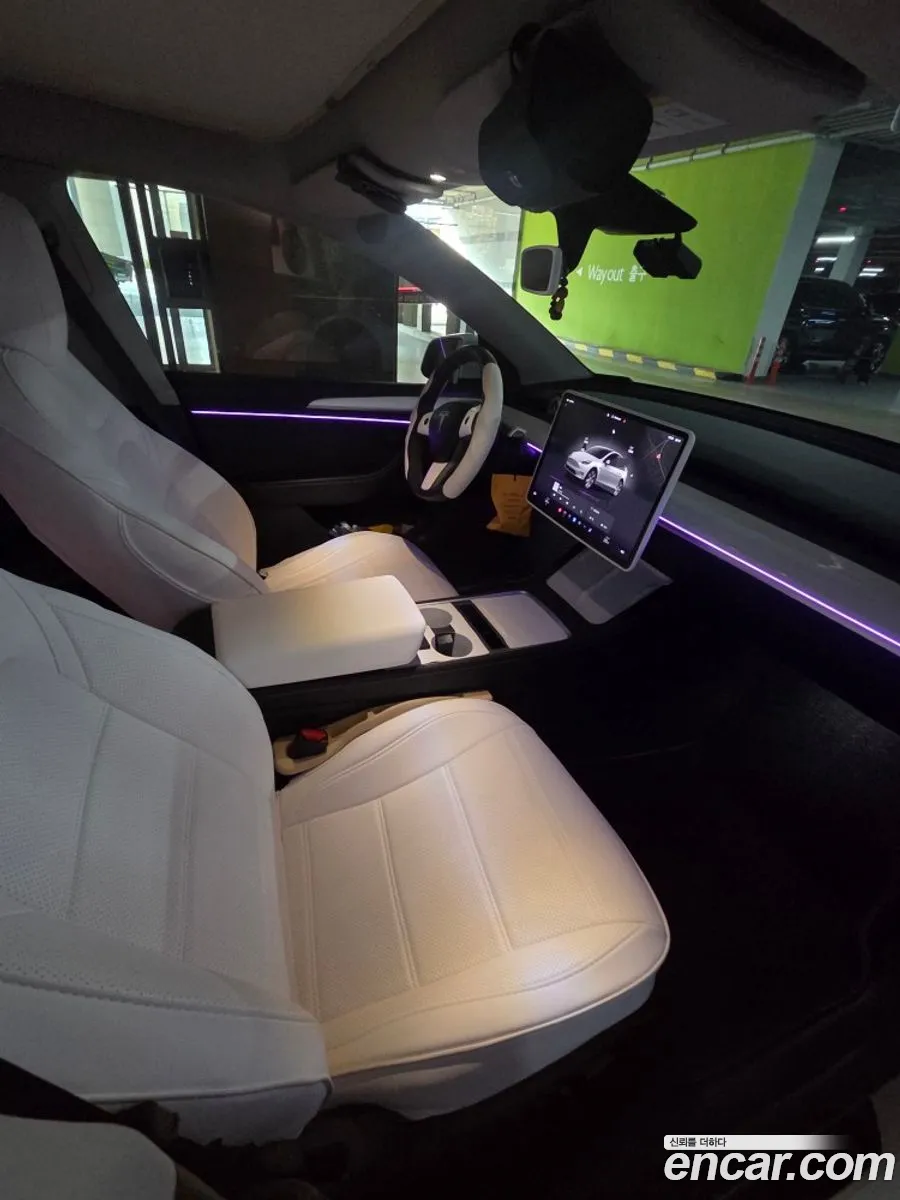 Tesla Model Y 2023 — 8