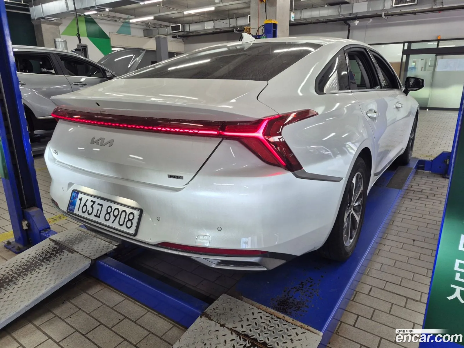 Kia K8 Hybrid 2022 — 4
