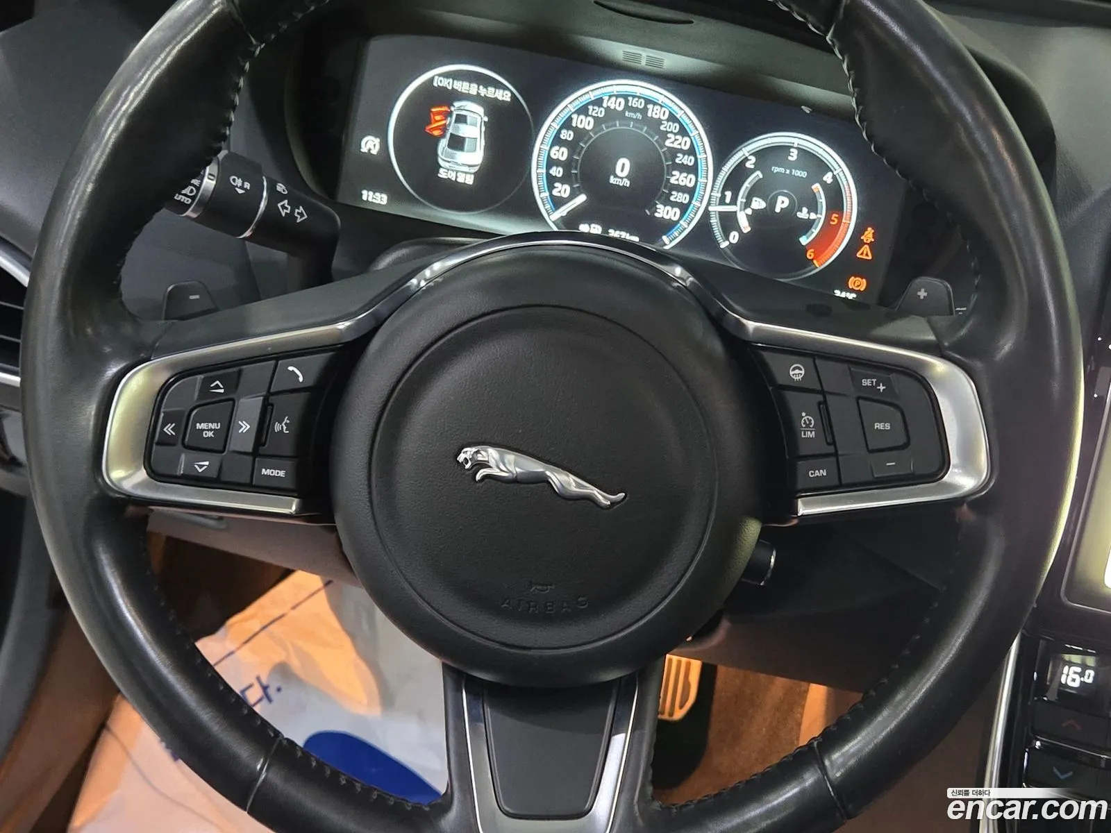 Jaguar XE 2019 — 6