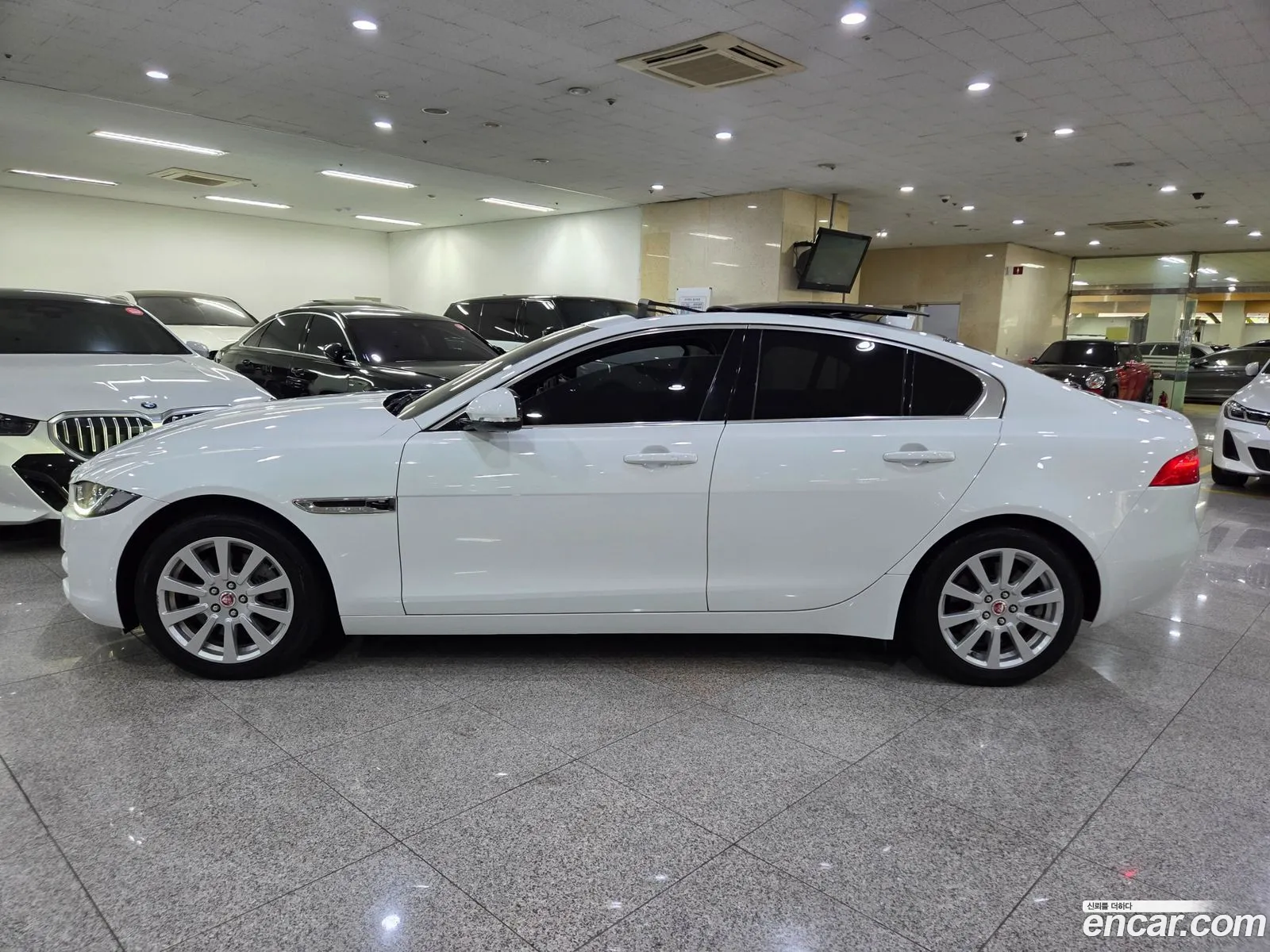 Jaguar XE 2019 — 9