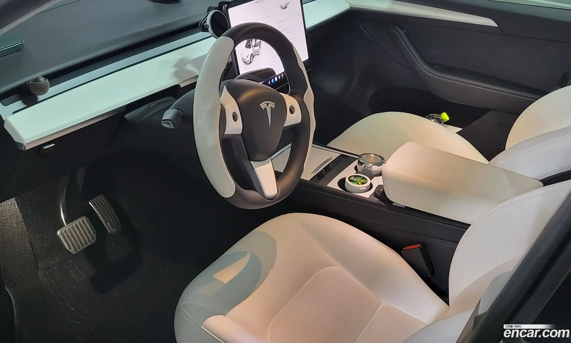 Tesla Model Y 2023 — 2