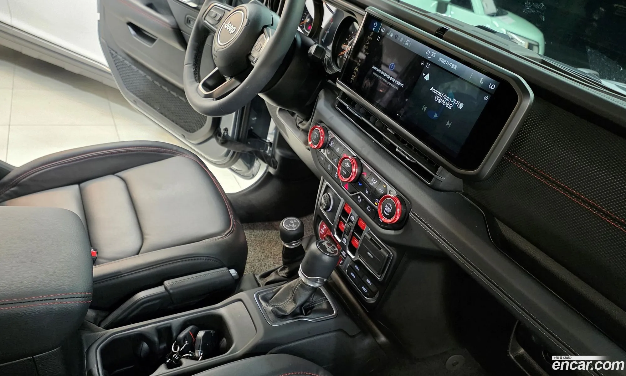 Jeep Wrangler 2025 — 8