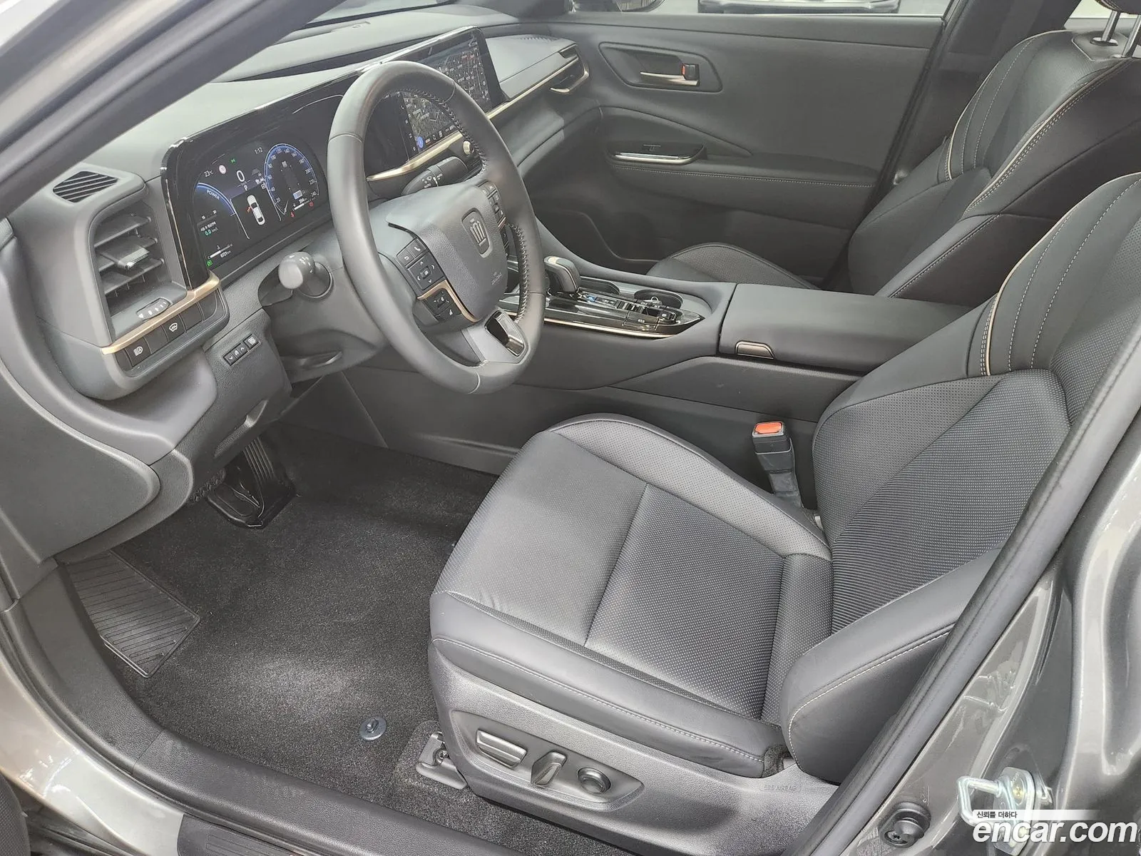 Toyota Crown Crossover 2024 — 14