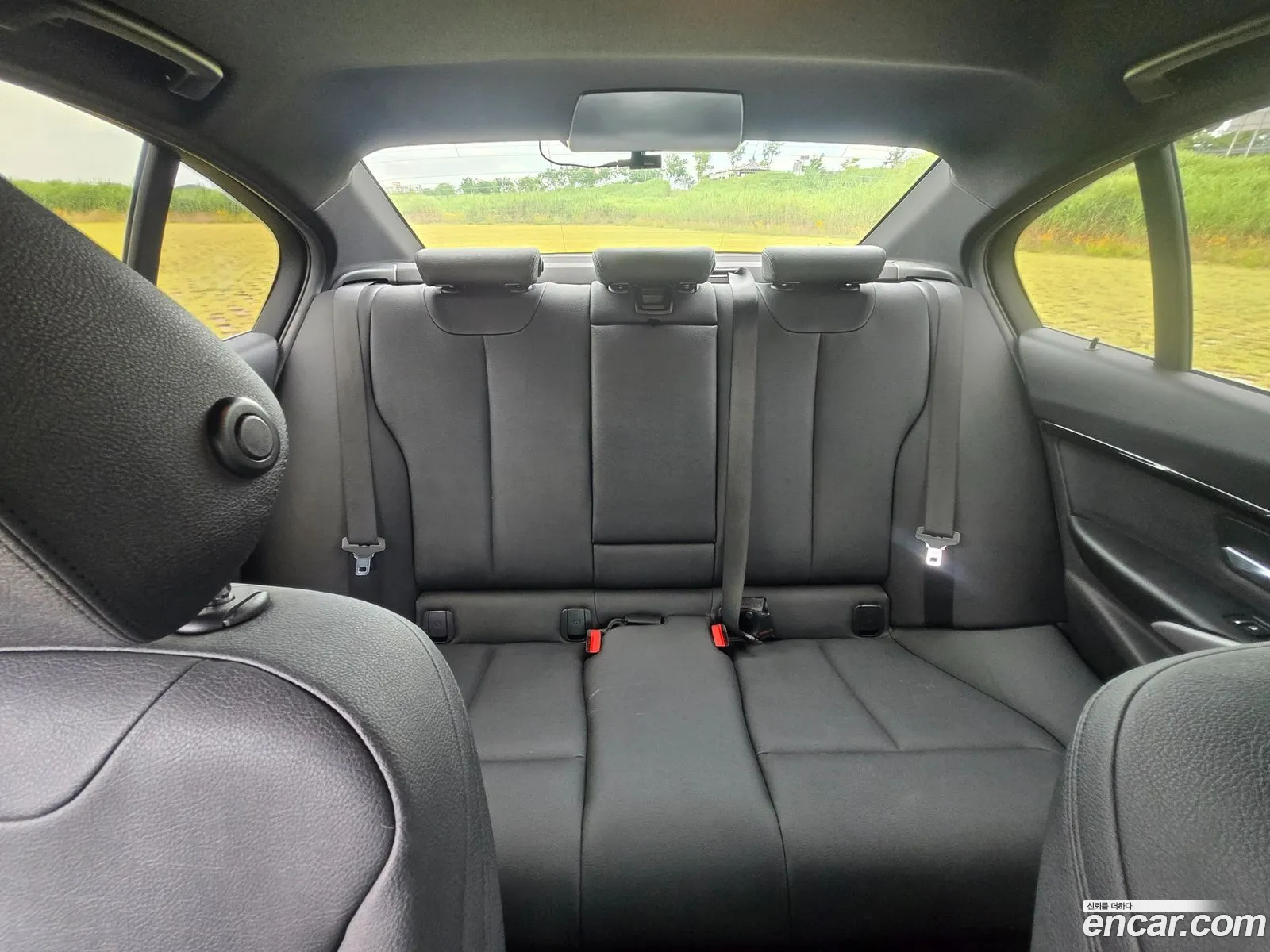 BMW 3 Series 2017 — 12