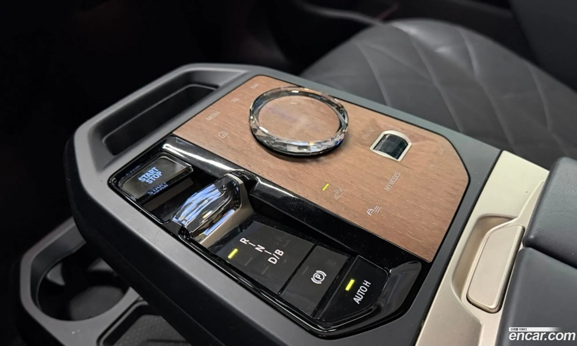 BMW iX 2022 — 10