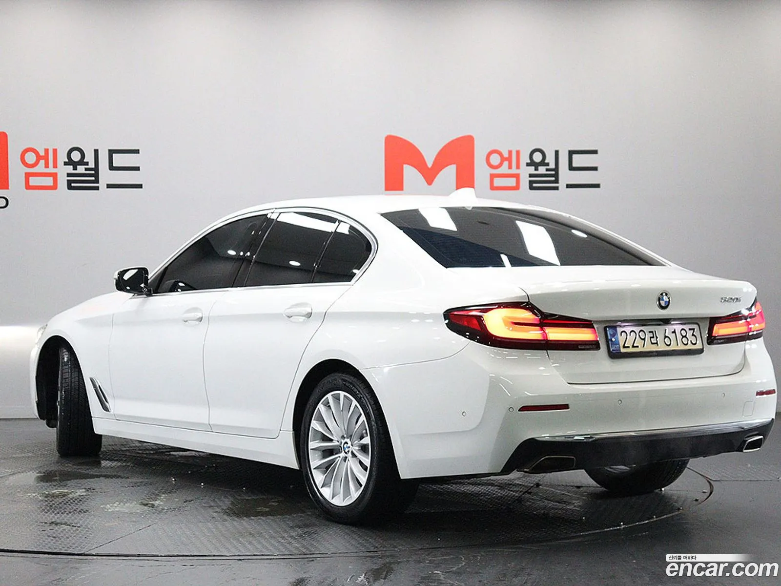 BMW 5 Series 2022 — 18