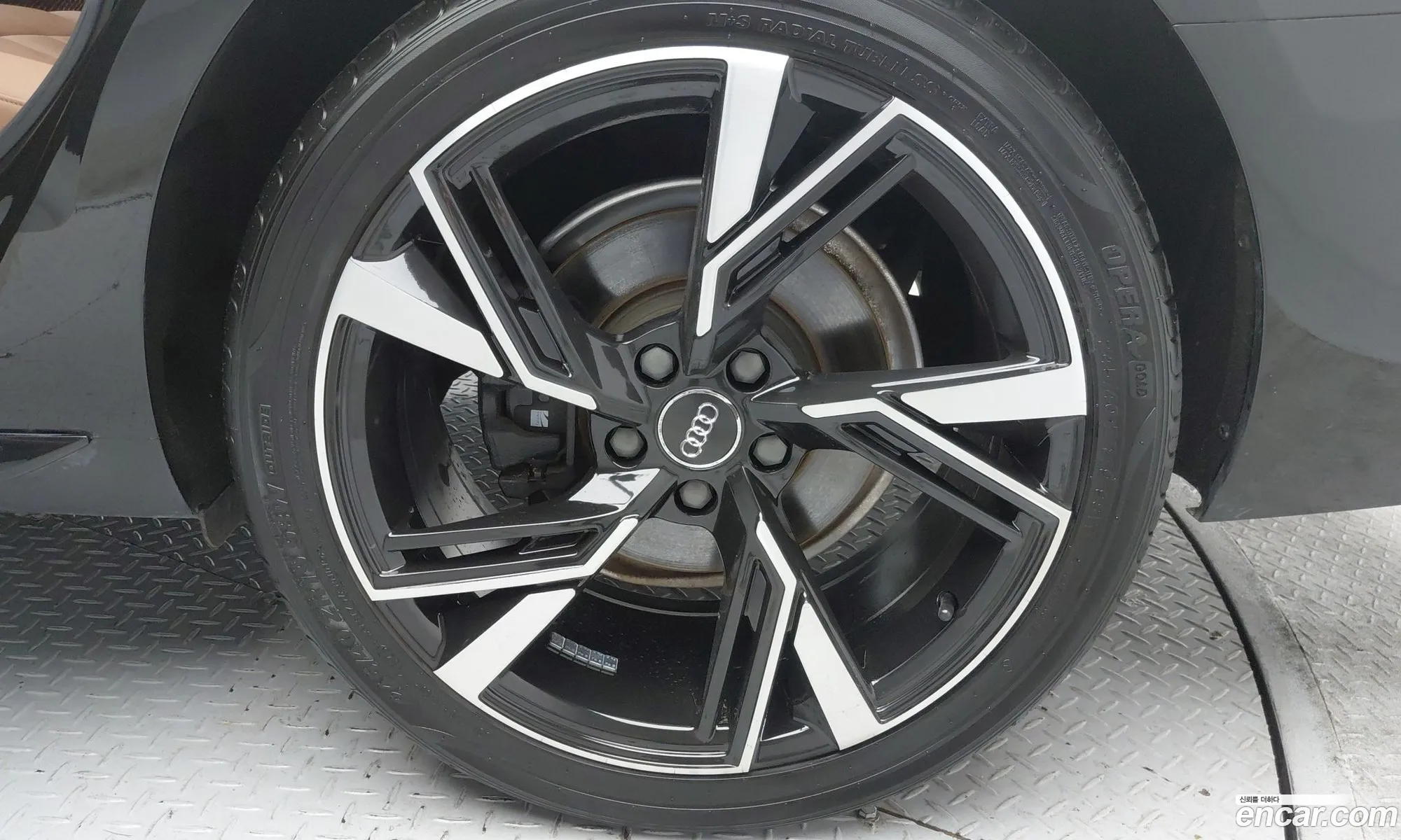 Audi A4 2021 — 18