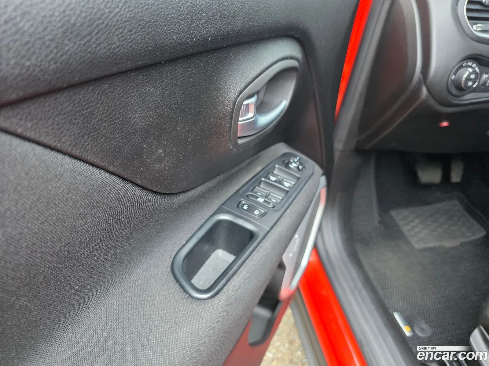 Jeep Renegade 2018 — 17