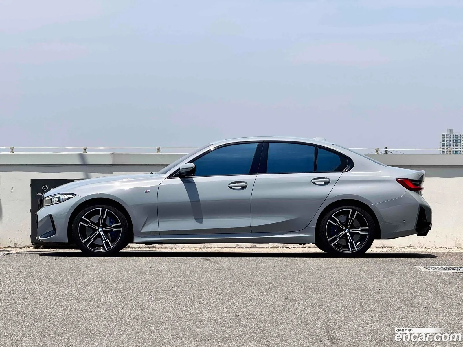 BMW 3 Series 2023 — 9
