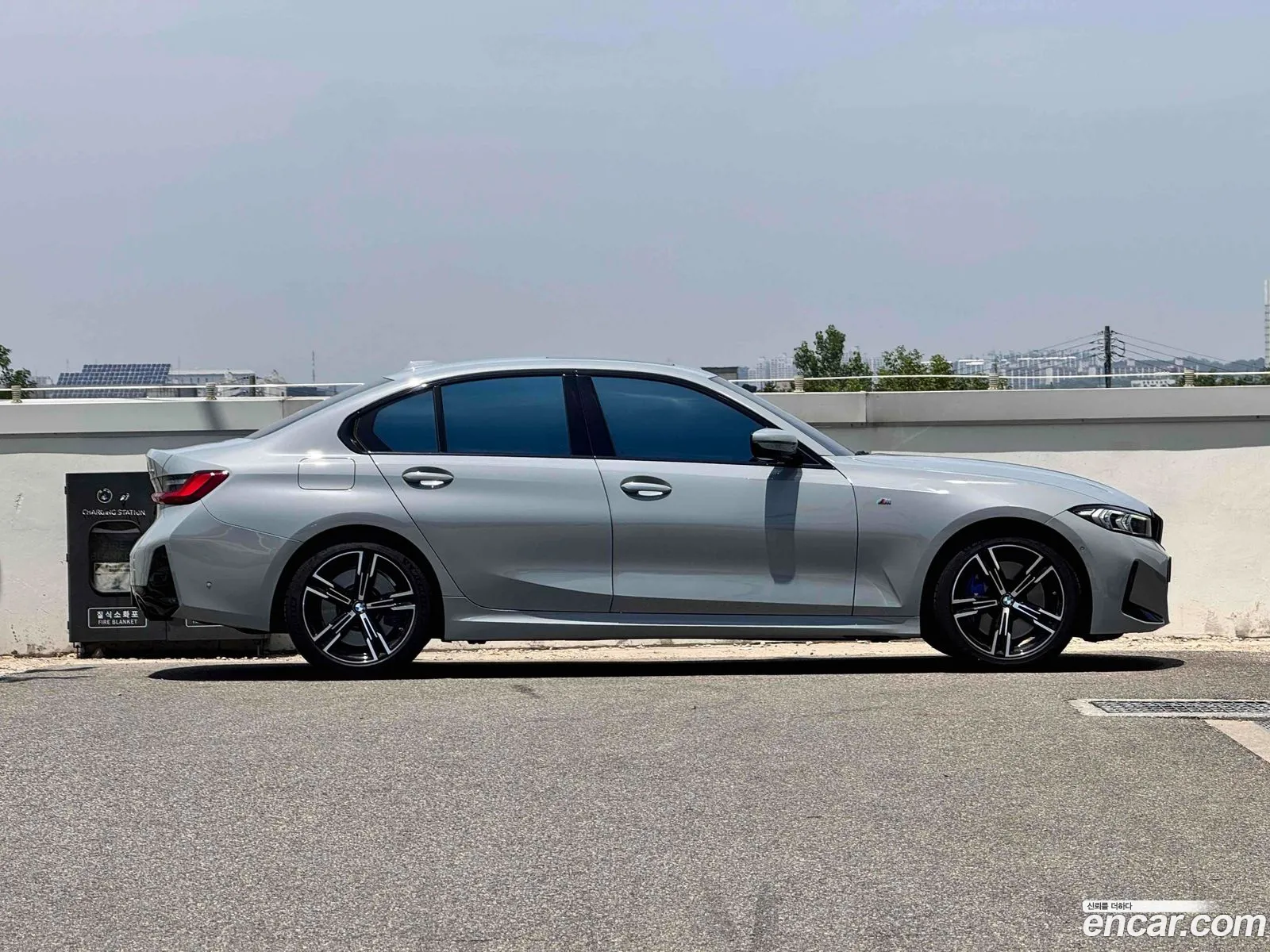BMW 3 Series 2023 — 16