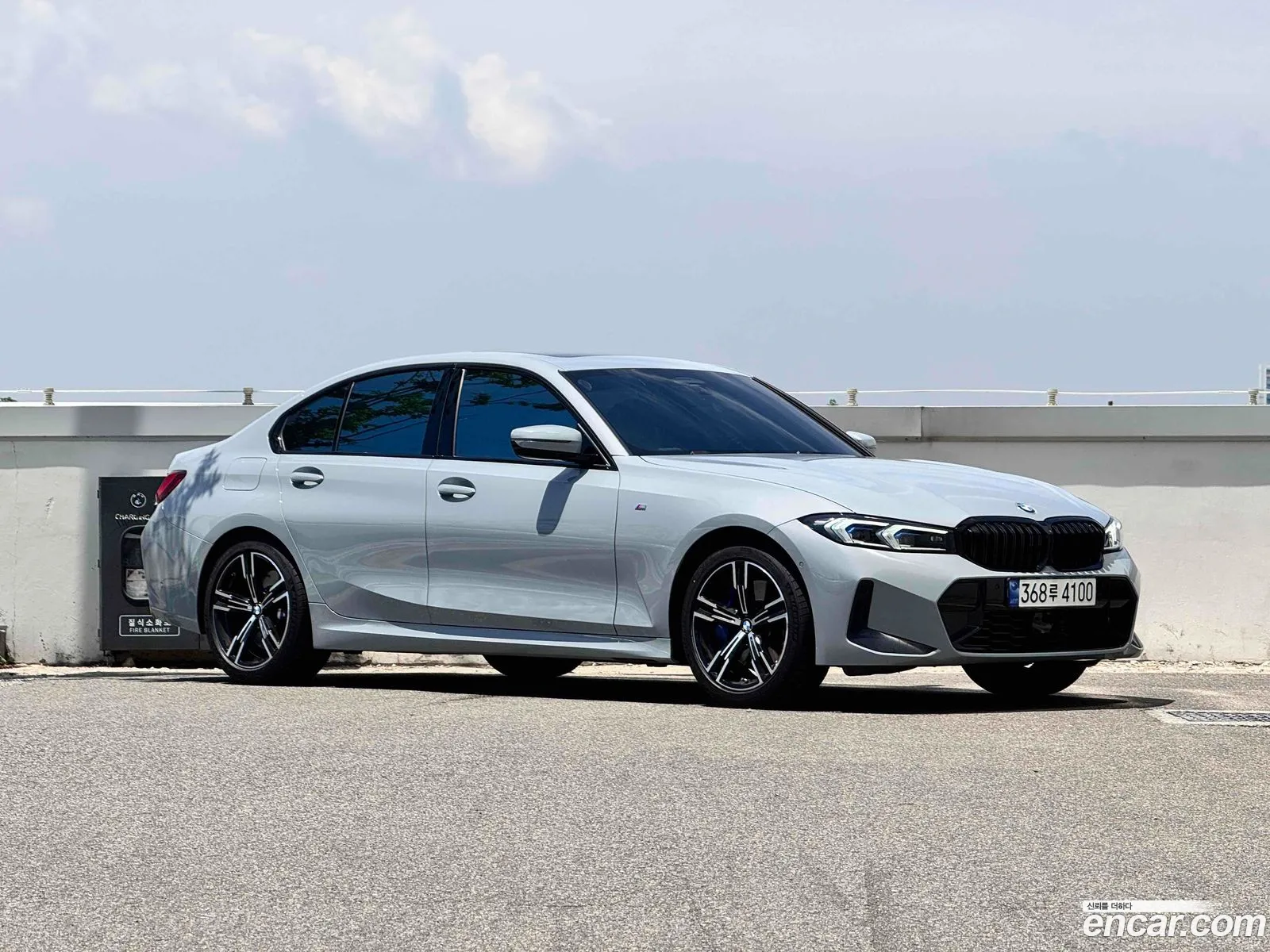 BMW 3 Series 2023 — 12