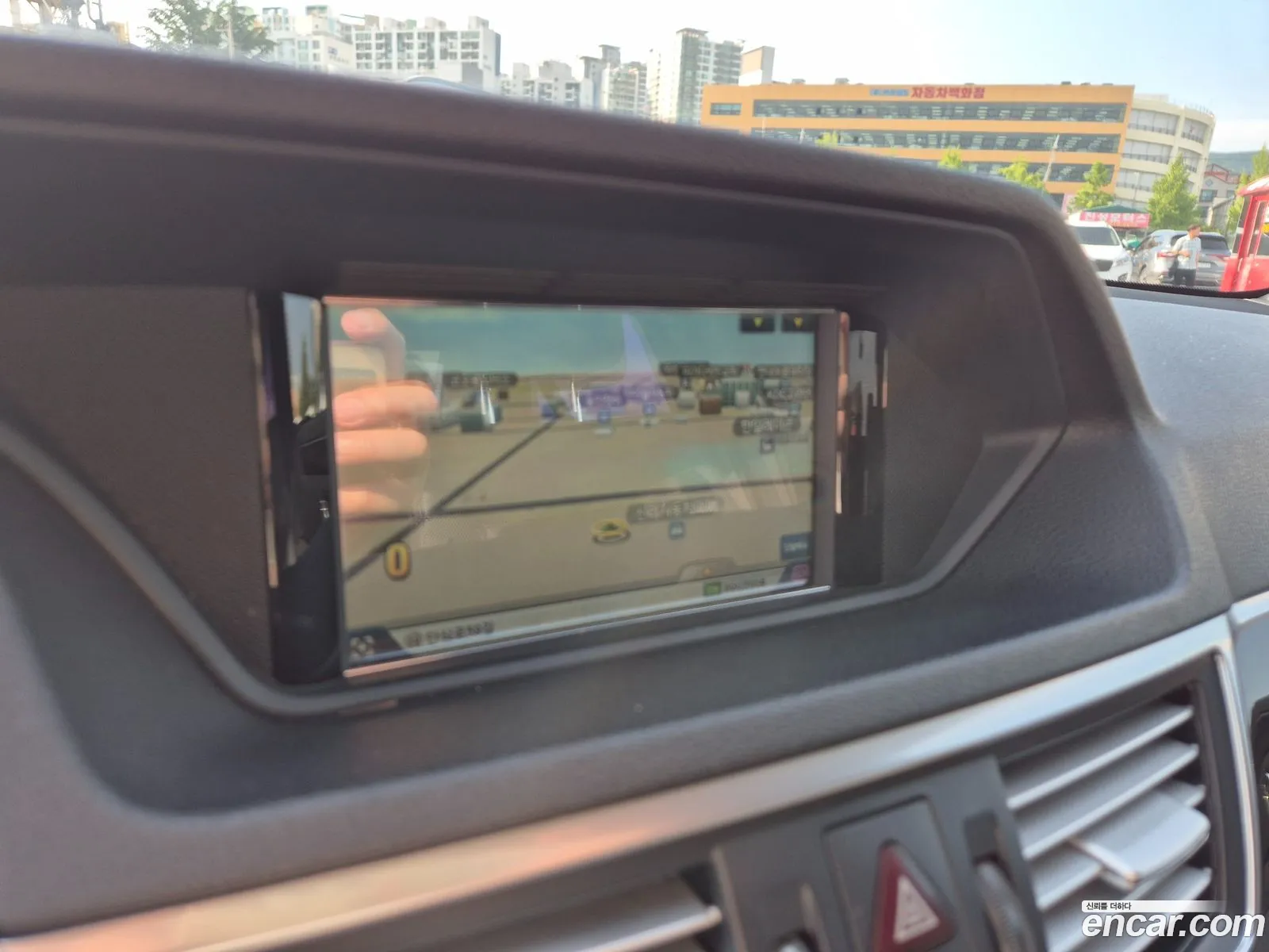 Mercedes-Benz E-Class W212 2011 — 16