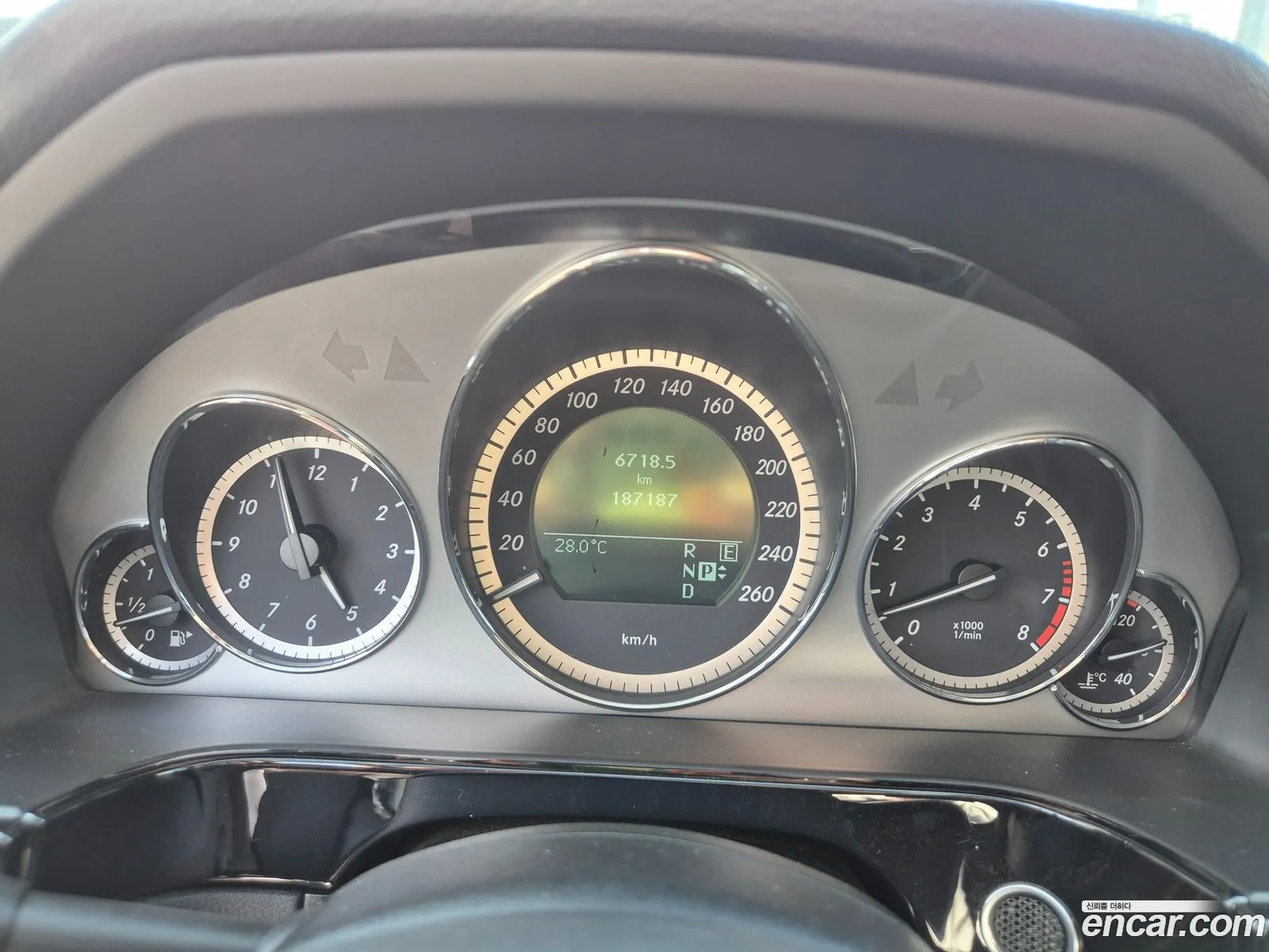 Mercedes-Benz E-Class W212 2011 — 13