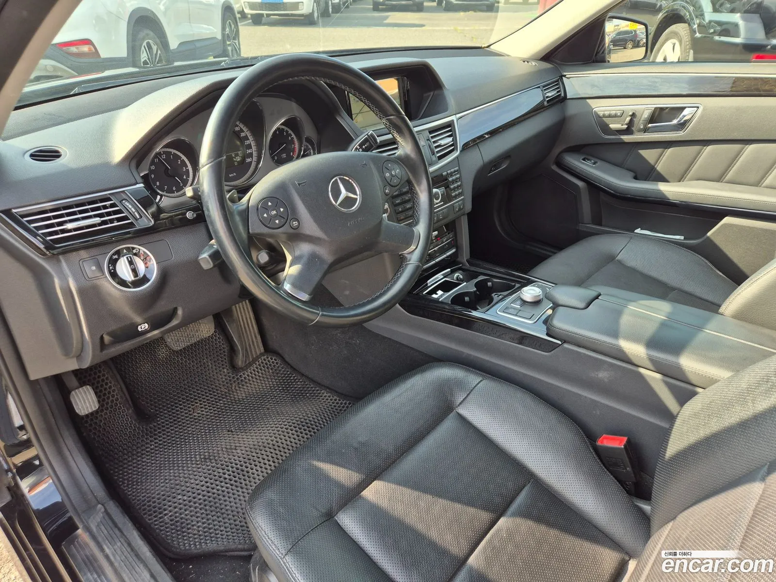 Mercedes-Benz E-Class W212 2011 — 12