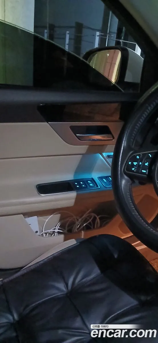 Jaguar XF 2016 — 16