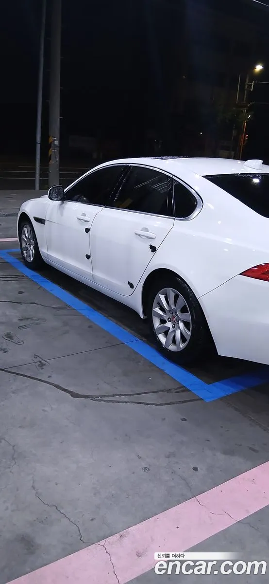 Jaguar XF 2016 — 10