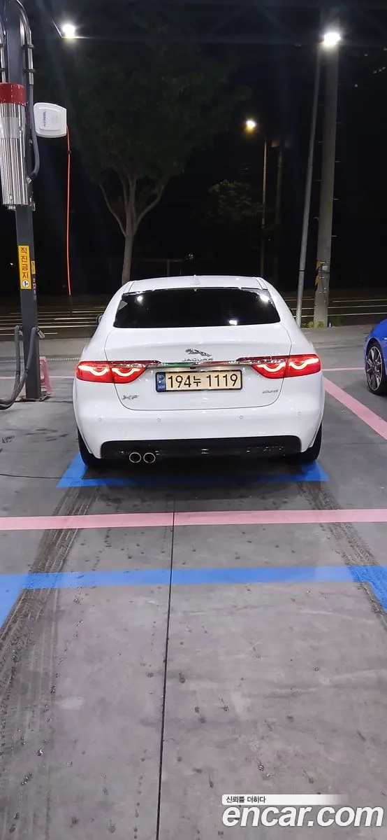 Jaguar XF 2016 — 11
