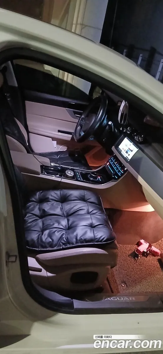 Jaguar XF 2016 — 9