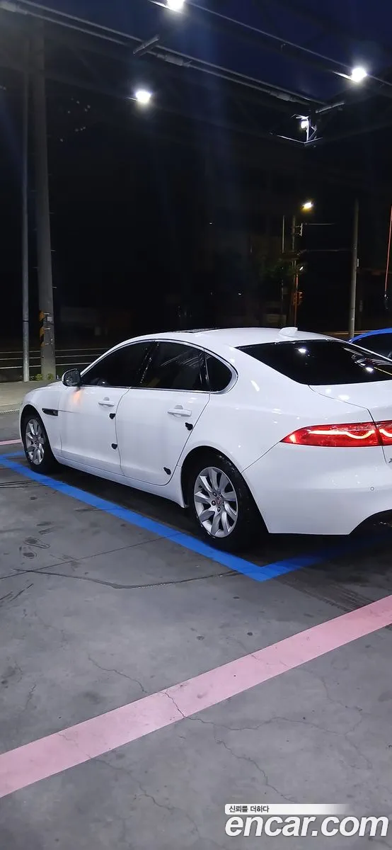 Jaguar XF 2016 — 19
