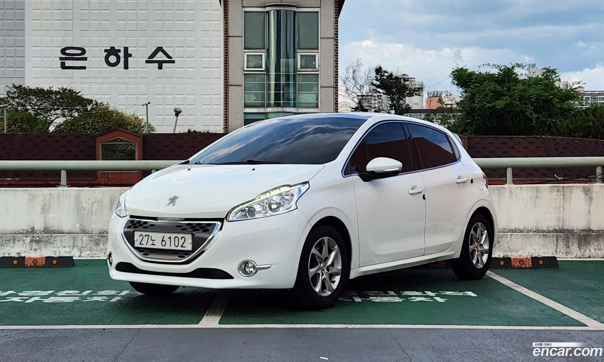 Peugeot 208 2013 — 19