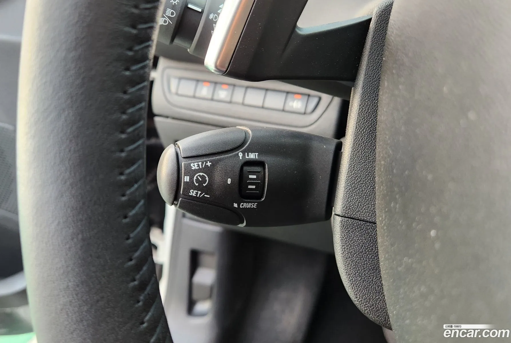 Peugeot 208 2013 — 12