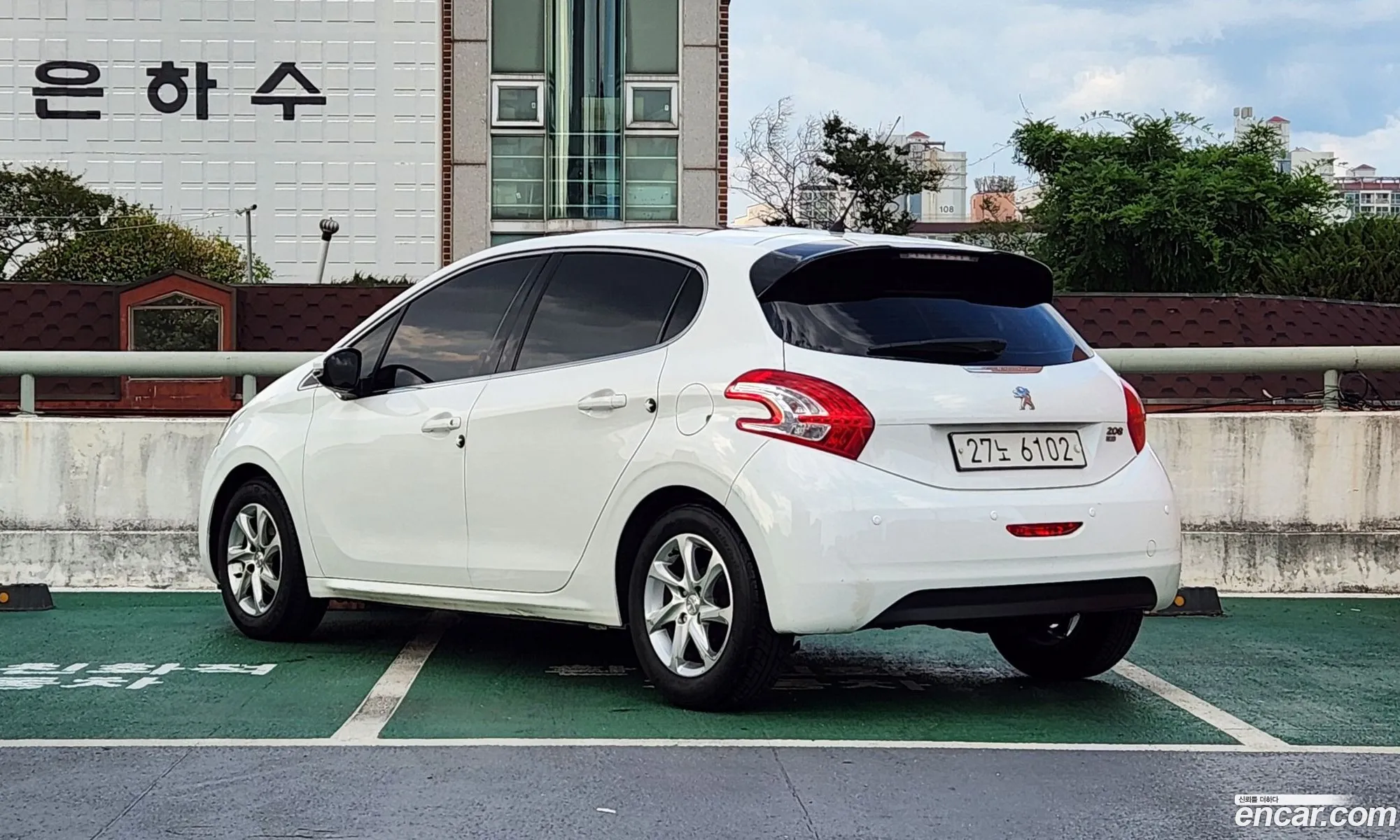 Peugeot 208 2013 — 8