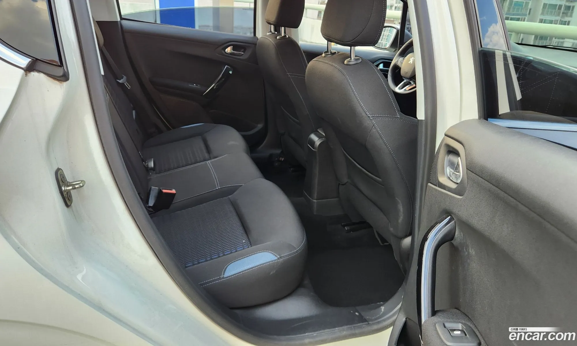 Peugeot 208 2013 — 4