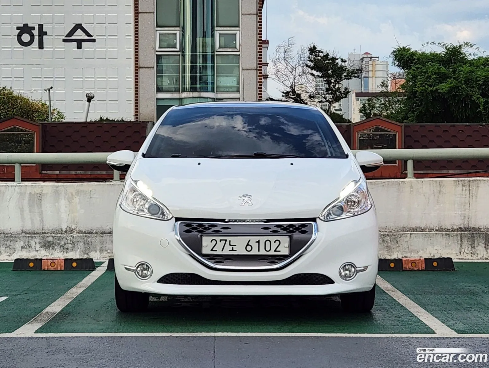 Peugeot 208 2013 — 17