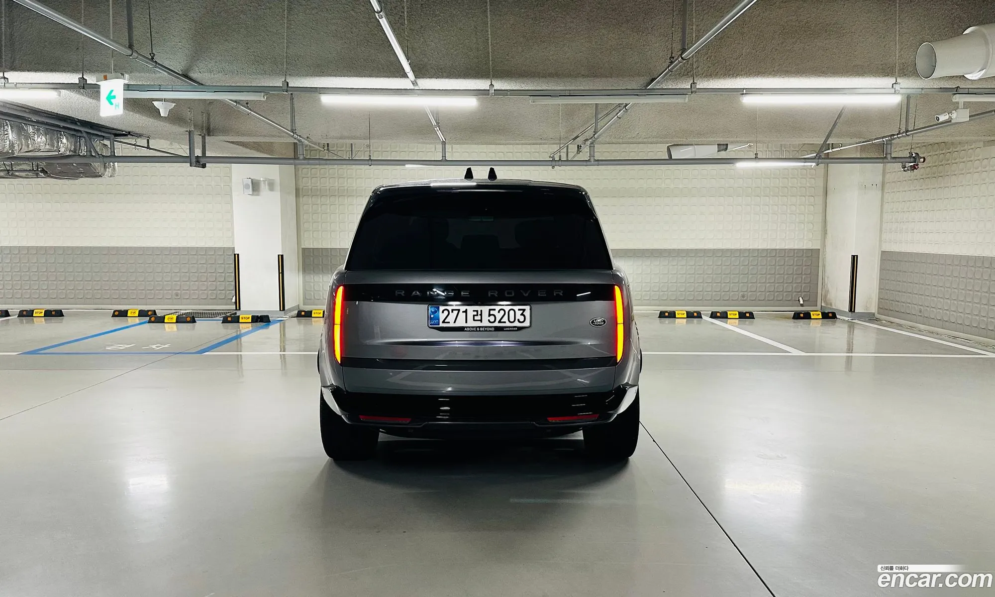 Land Rover Range Rover 2023 — 2