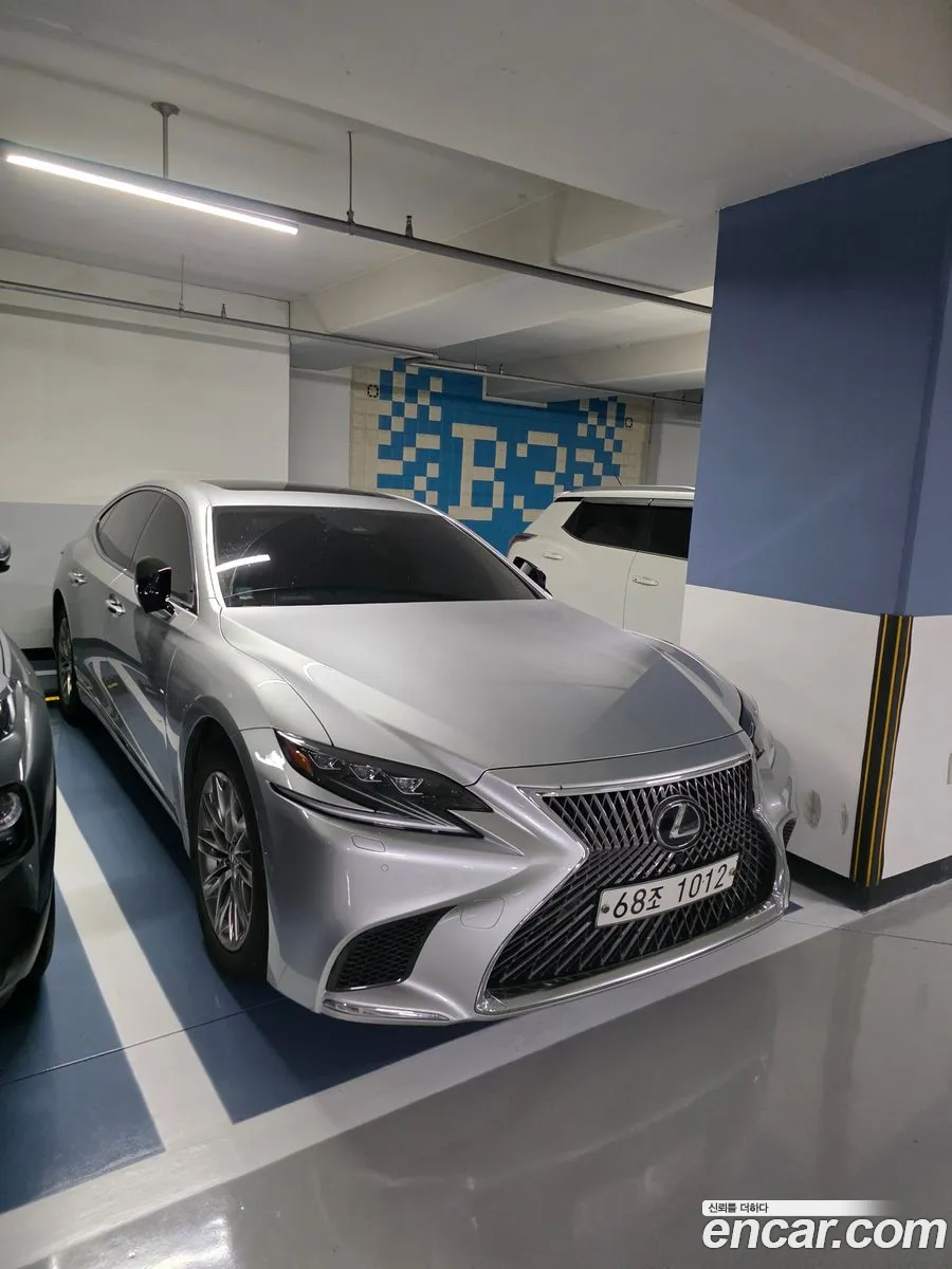 Lexus LS500h 2017 — 6