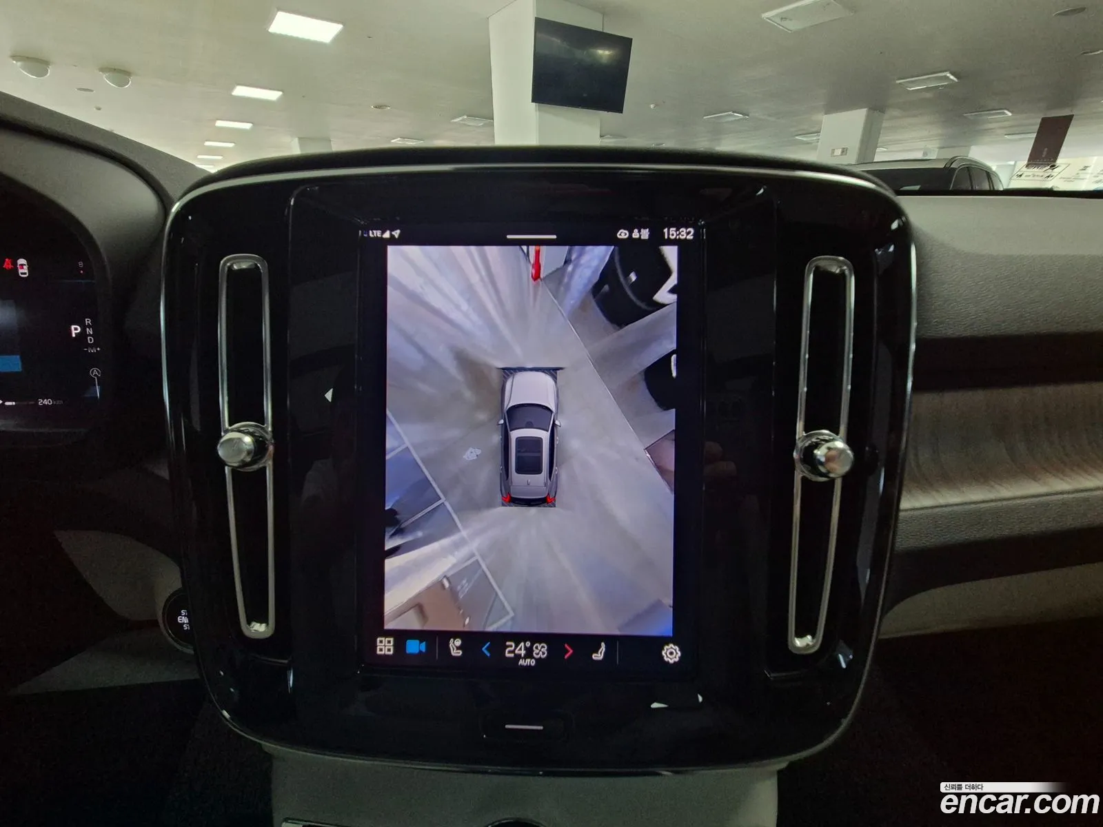 Volvo XC40 2025 — 13