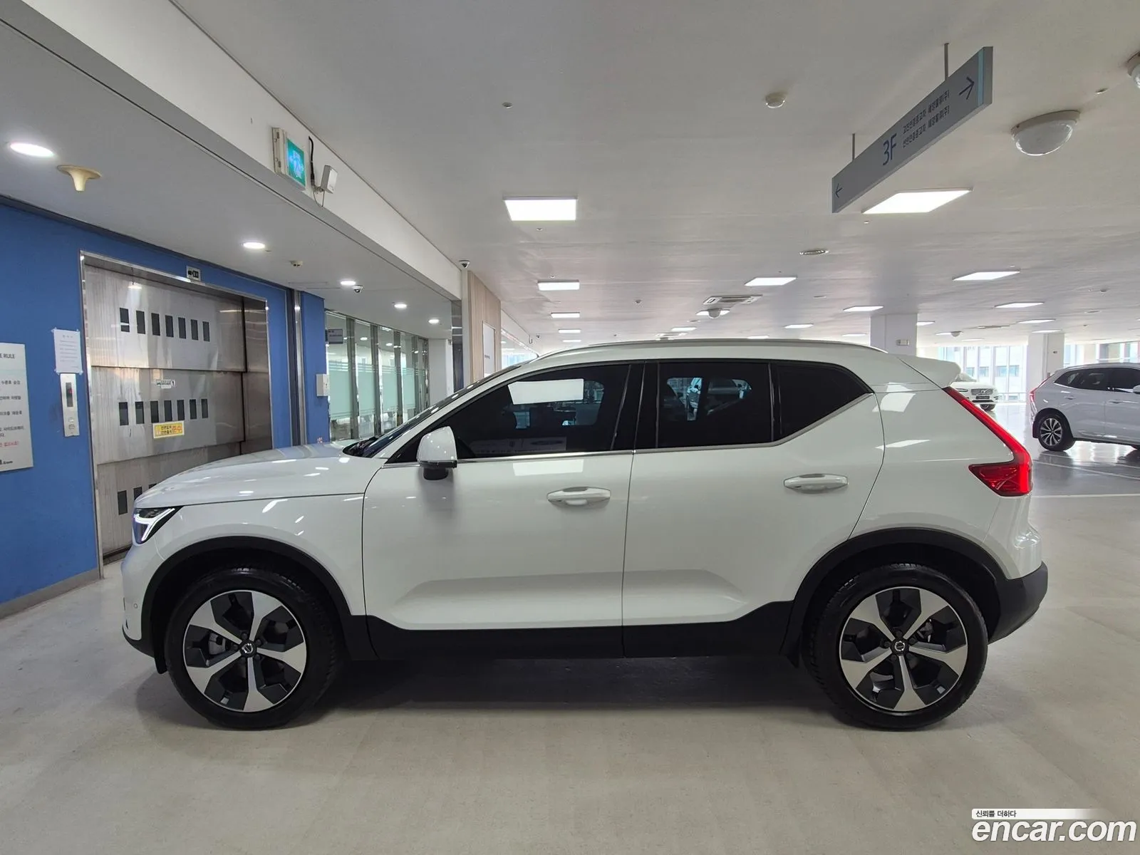 Volvo XC40 2025 — 12