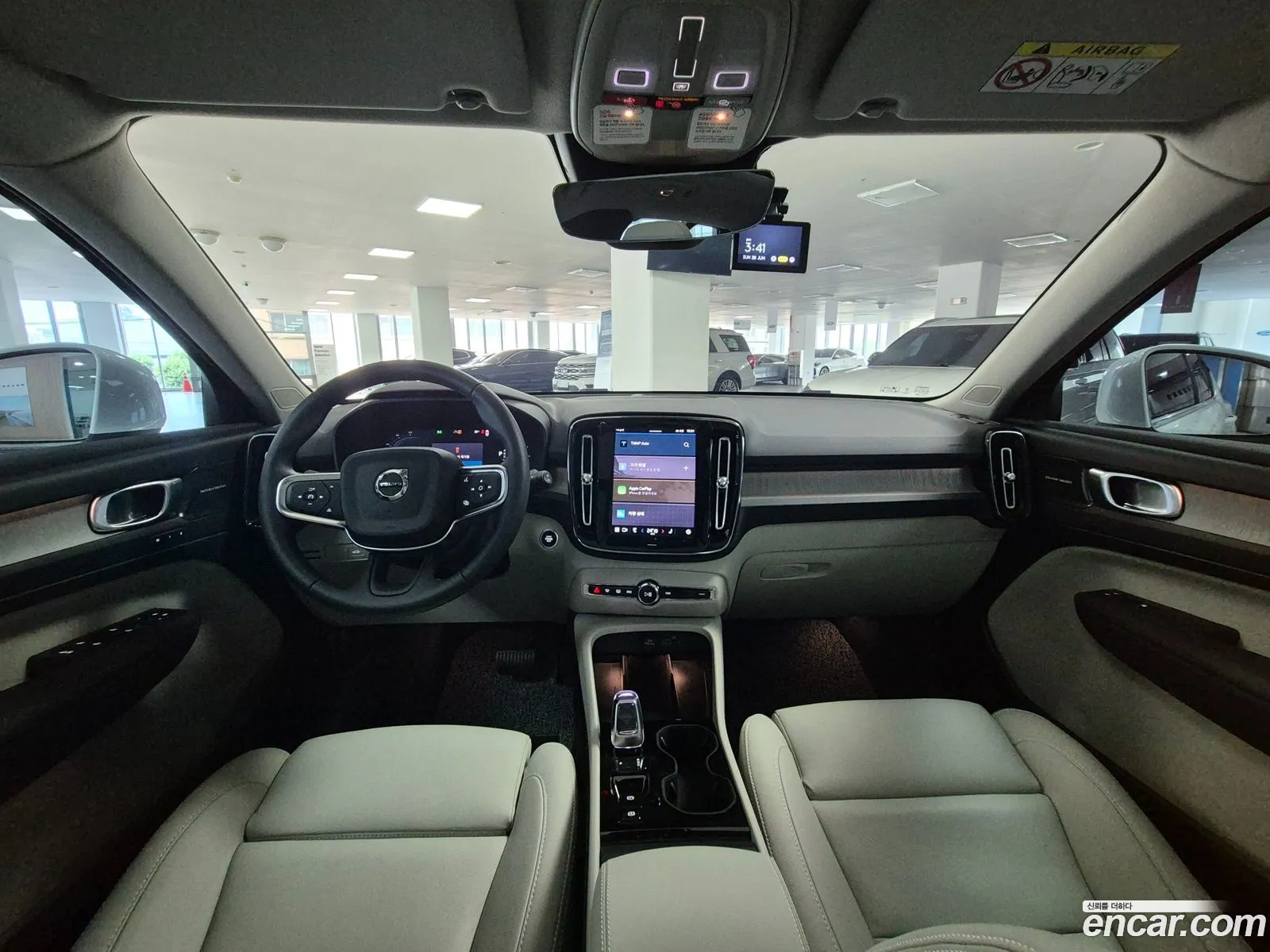 Volvo XC40 2025 — 10