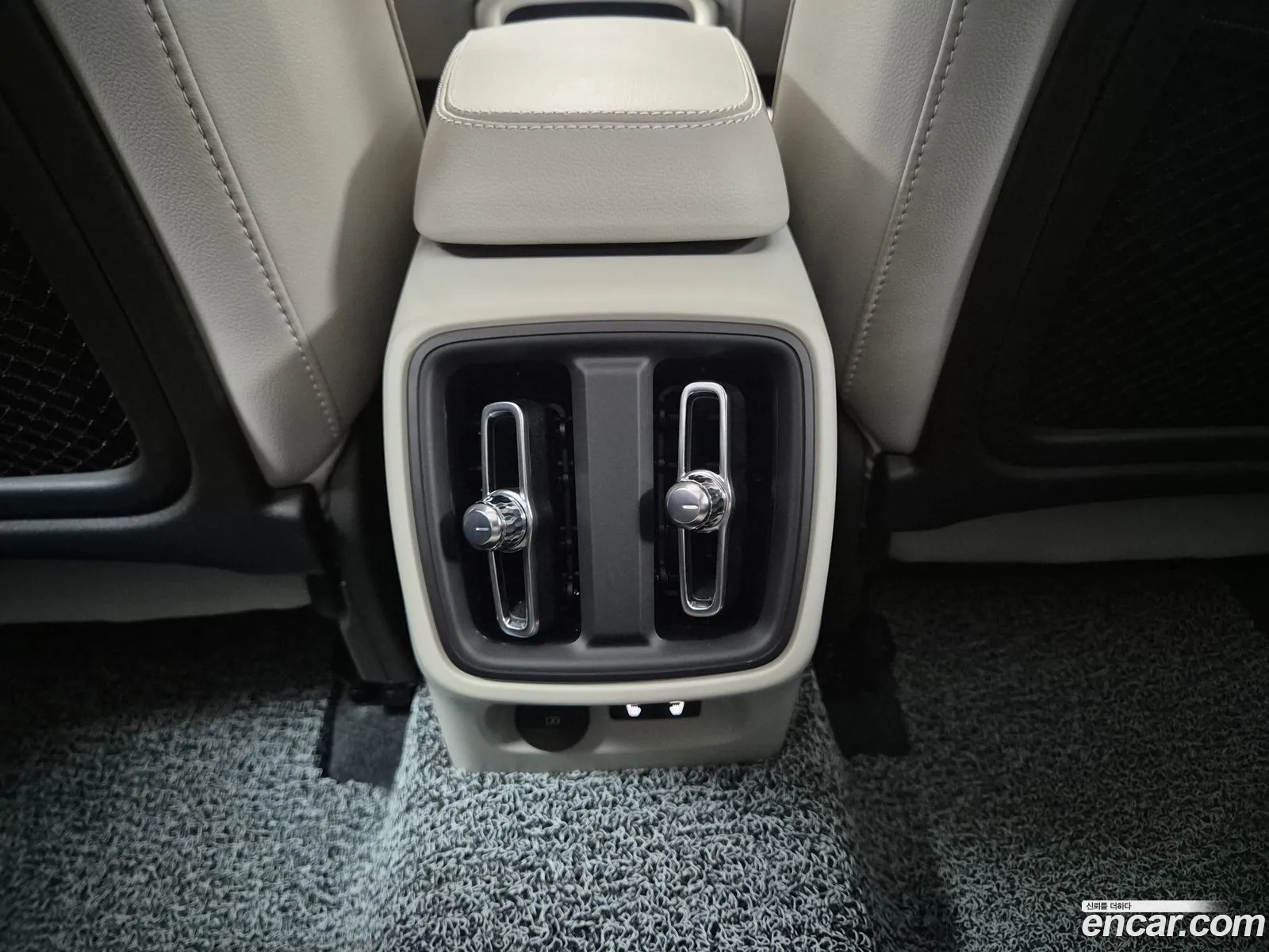 Volvo XC40 2025 — 15