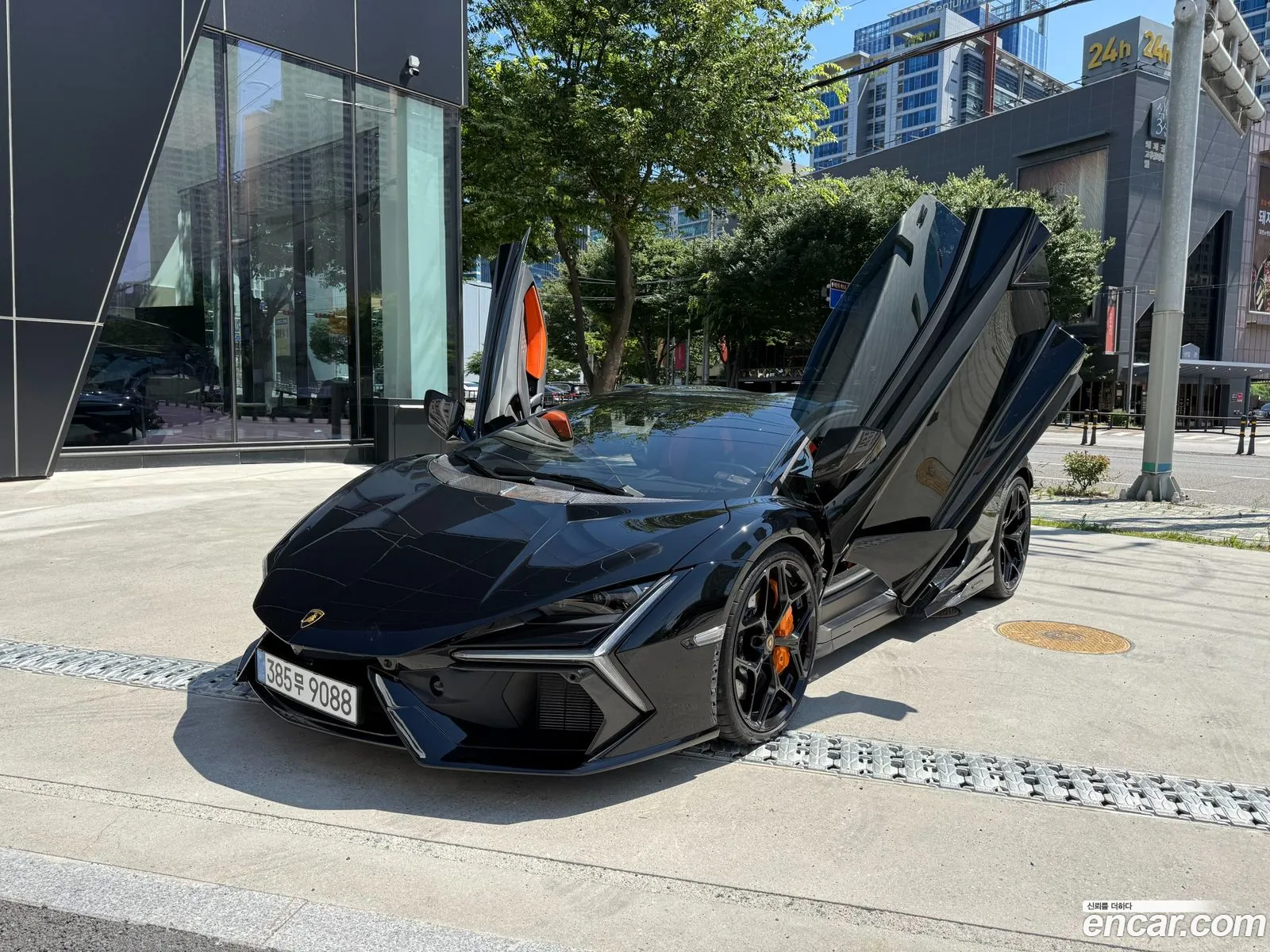 Lamborghini Revuelto 2025 — 14