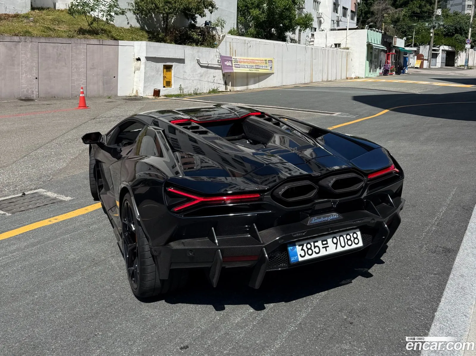 Lamborghini Revuelto